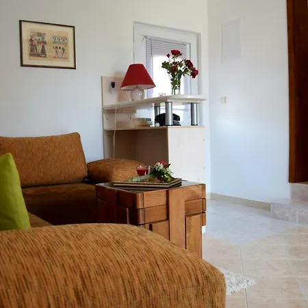 Franceska - Okrug Gornji 2+2 Trogir