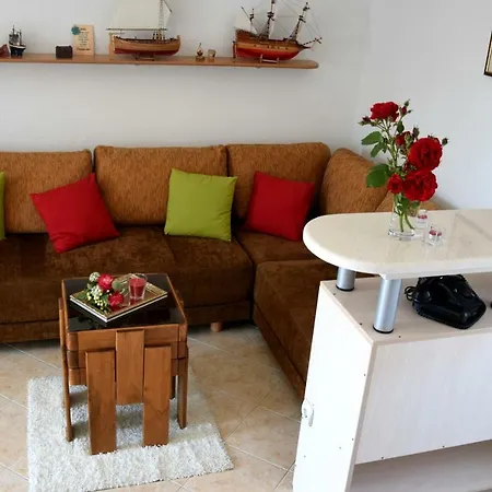 Franceska - Okrug Gornji 2+2 Trogir