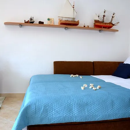Appartement Franceska - Okrug Gornji 2+2 *