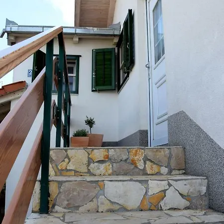 Appartement Franceska - Okrug Gornji 2+2 *
