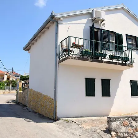 Appartement Franceska - Okrug Gornji 2+2 *