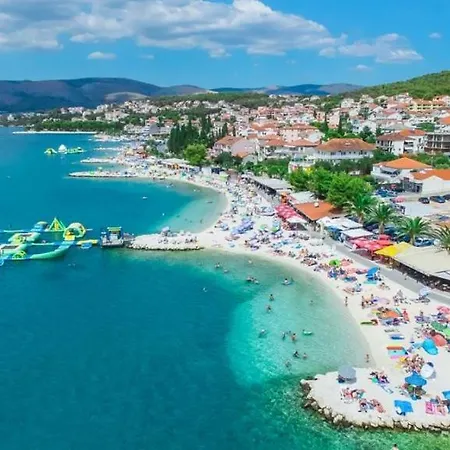 Franceska - Okrug Gornji 2+2 * Trogir
